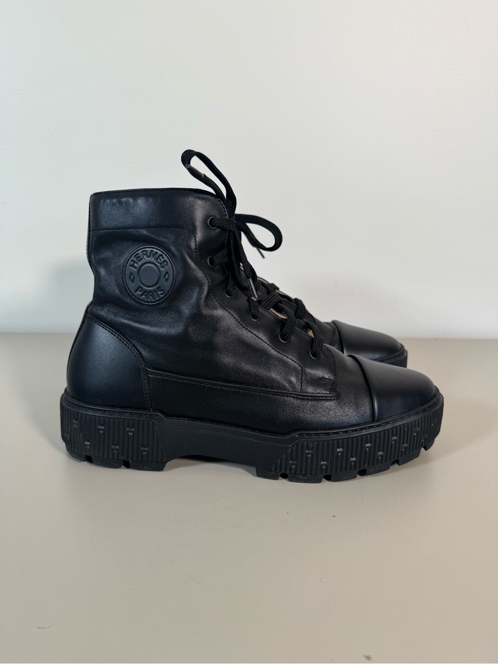 Hermès Black Leather Medallion Logo Combat Boots + Dust Bags Men’s EU 43 / US 10